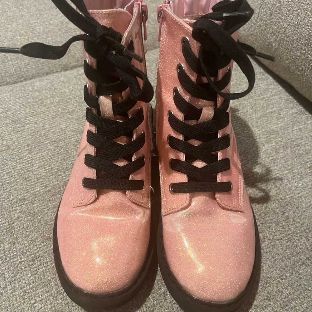There Abouts Girls Pink Glittery Pink Shimmery boots with side zipper! Size 2M. - Picture 1 of 16